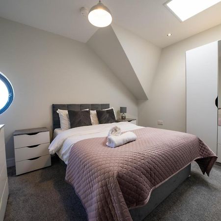 Three Bed Apartment Sleeps 5 In Botanic Belfast Buitenkant foto