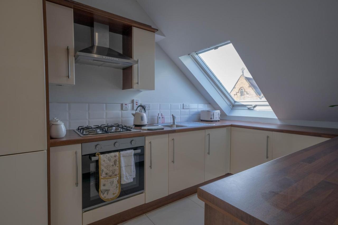Three Bed Apartment Sleeps 5 In Botanic Belfast Buitenkant foto