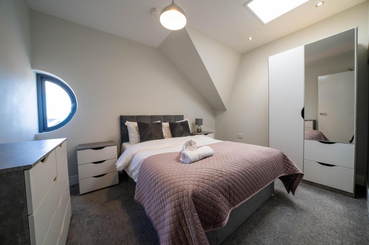 Three Bed Apartment Sleeps 5 In Botanic Belfast Buitenkant foto