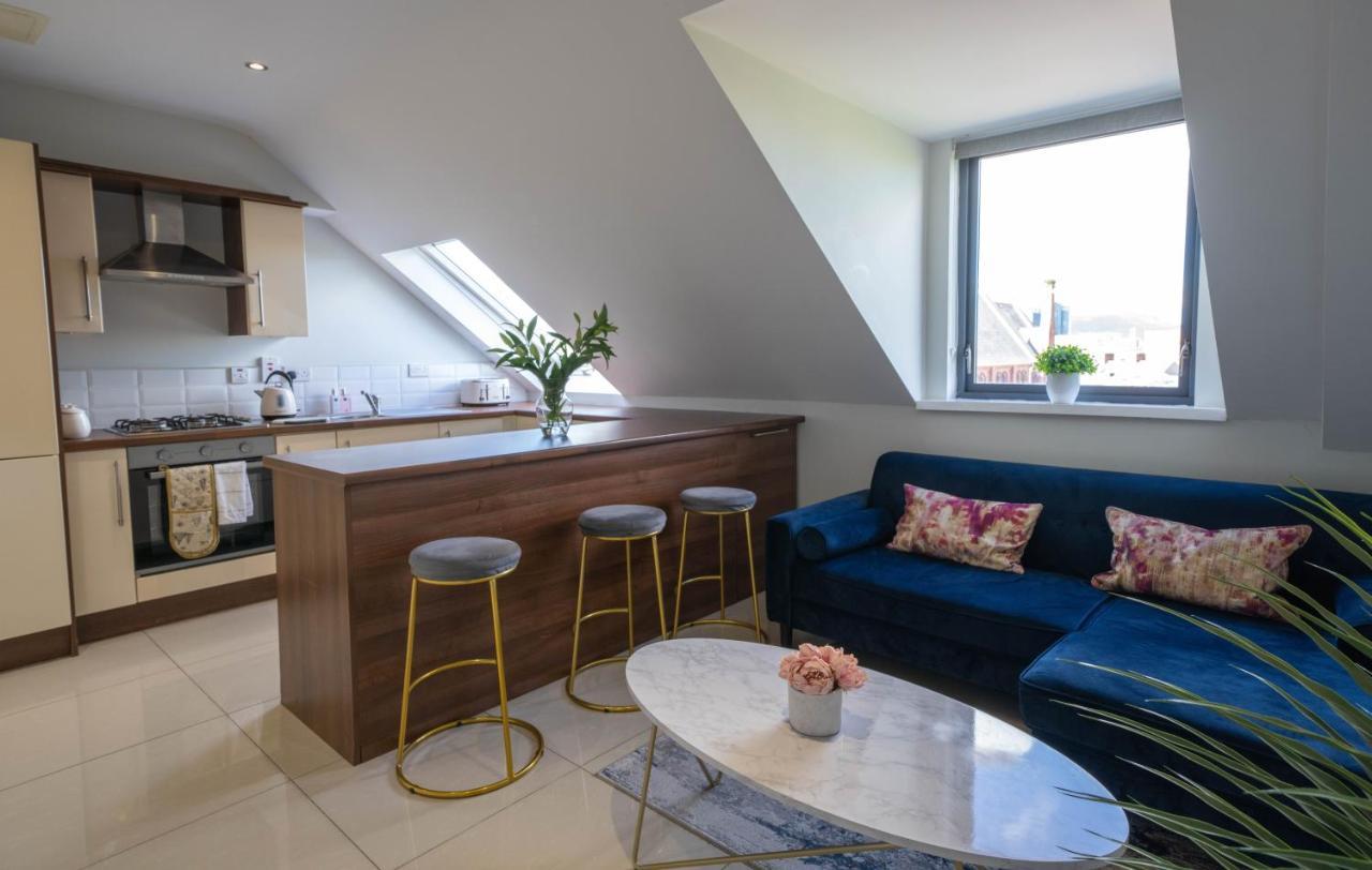 Three Bed Apartment Sleeps 5 In Botanic Belfast Buitenkant foto